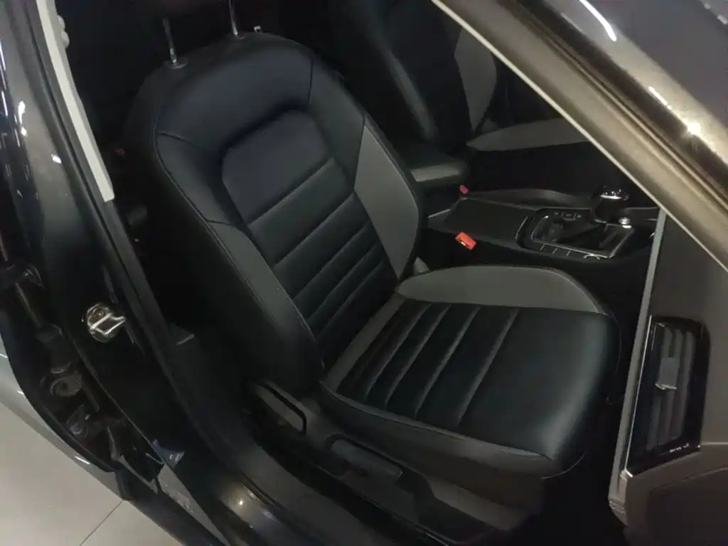 Volkswagen Sagitar — миниатюра 25