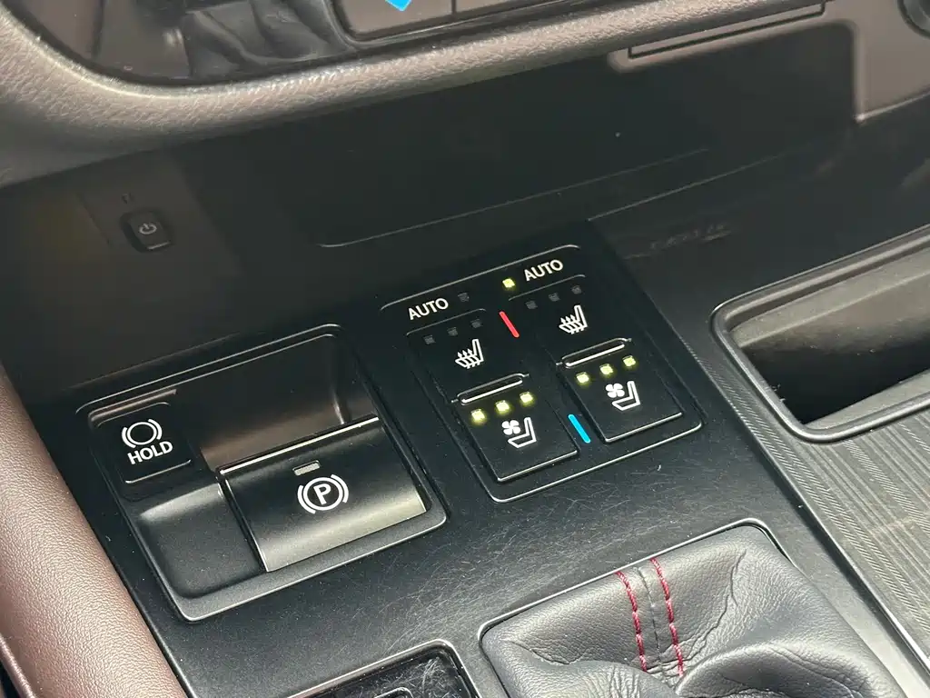 Lexus RX — миниатюра 11