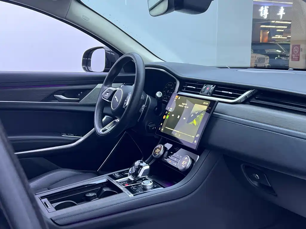 Jaguar XFL — миниатюра 14