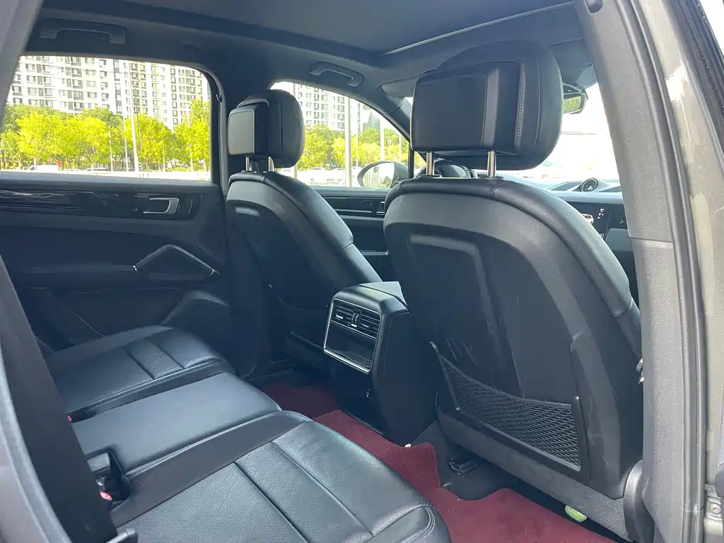 Porsche Cayenne Hybrid — миниатюра 11