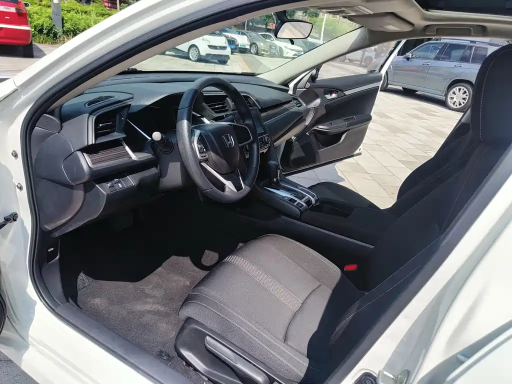 Honda Civic — миниатюра 10