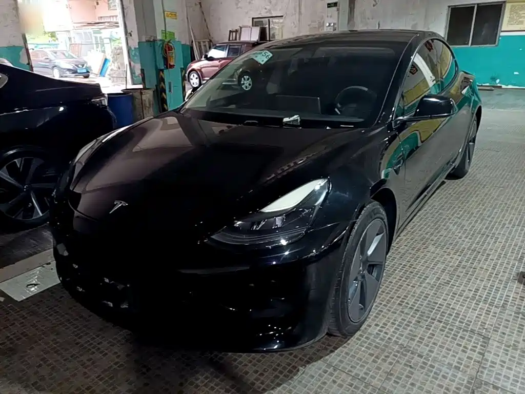Tesla Model 3 — миниатюра 2