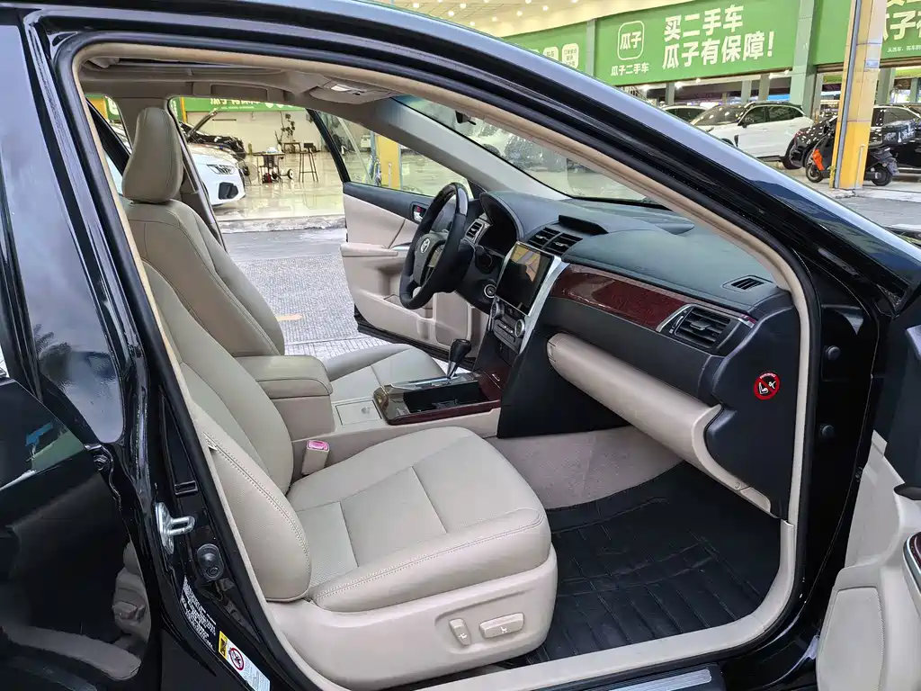 Toyota Camry — миниатюра 11