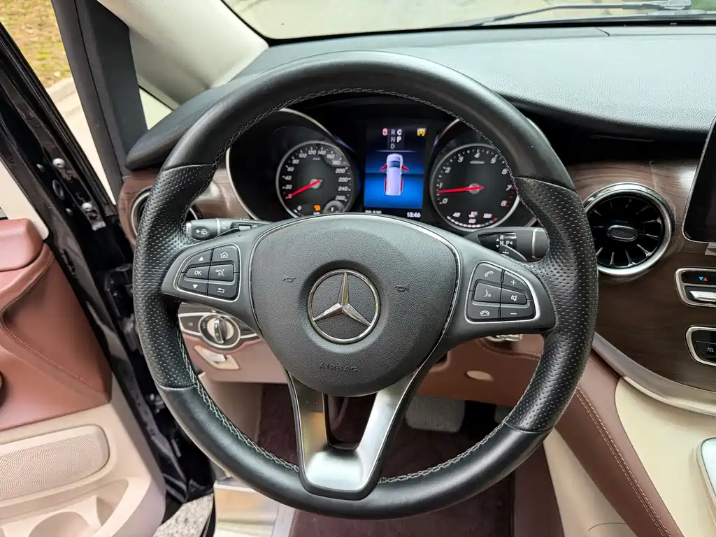 Mercedes-Benz V-Class — миниатюра 6