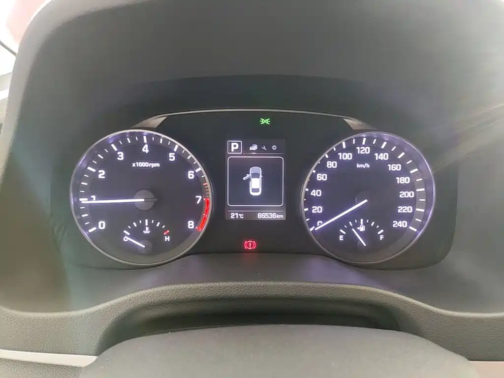 Hyundai Elantra — миниатюра 12