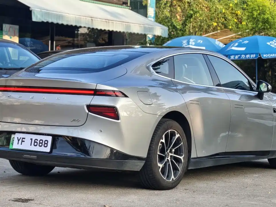 XPeng P7 — миниатюра 11