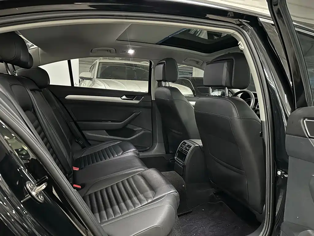 Volkswagen Magotan 2018 330TSI DSG Lead