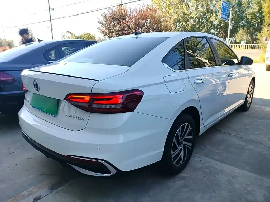 Volkswagen Lavida — миниатюра 7