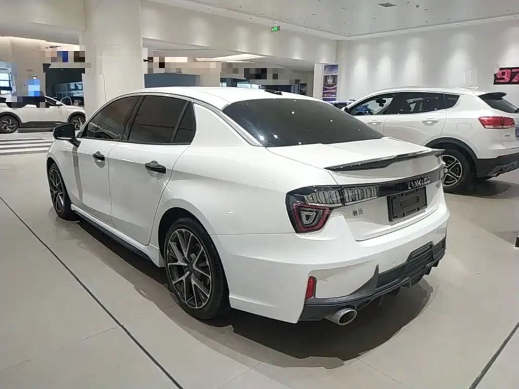 Lynk & Co 03 — миниатюра 5