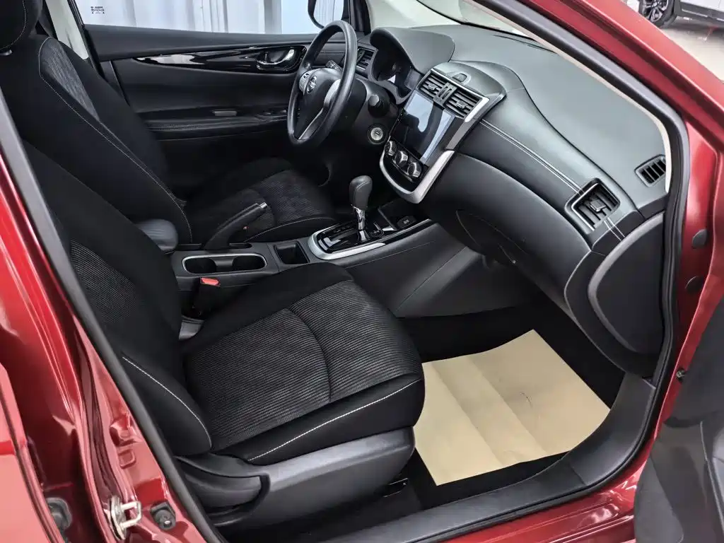 Nissan Tiida — миниатюра 18