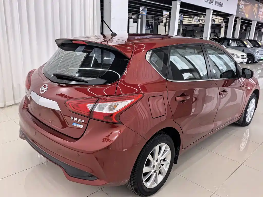 Nissan Tiida — миниатюра 16