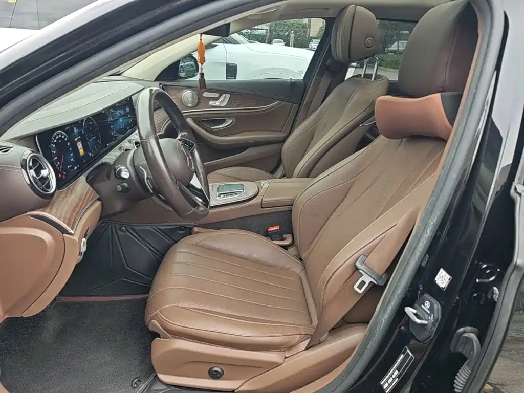Mercedes-Benz E-Class — миниатюра 15