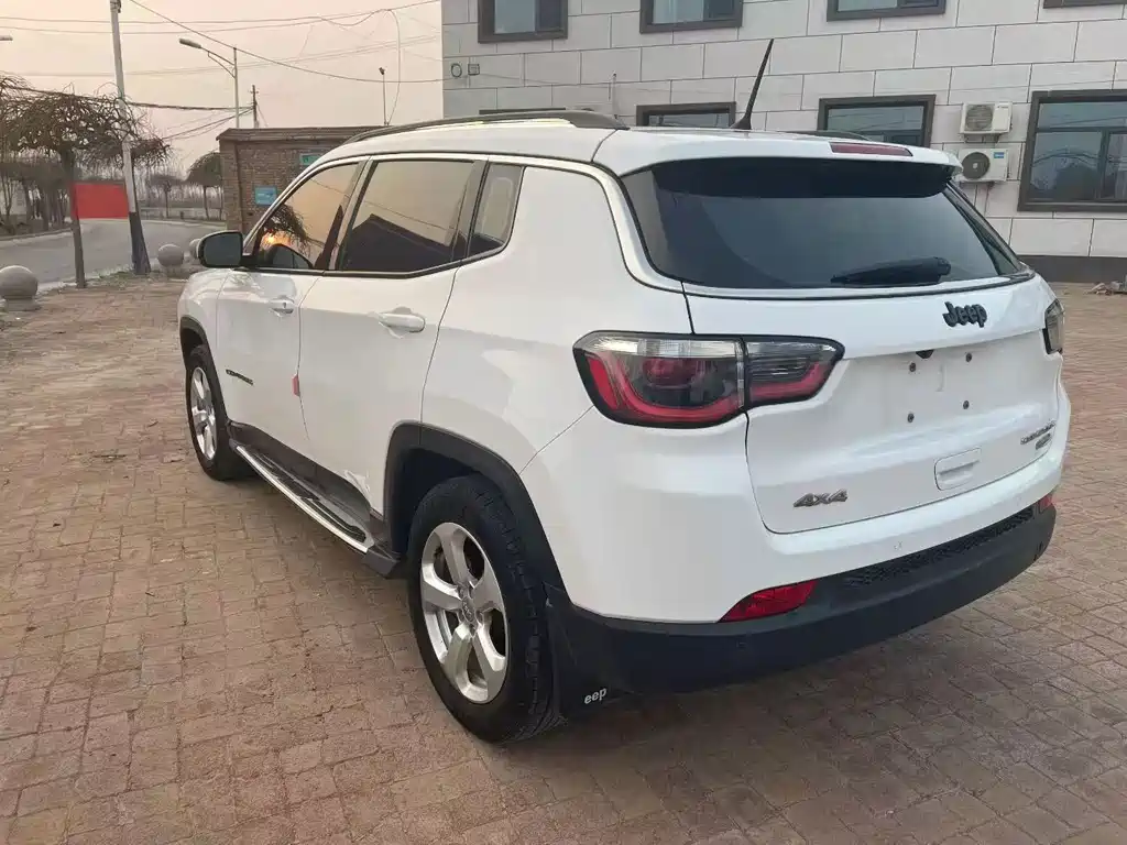 Jeep Compass — миниатюра 4
