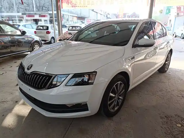 SKODA OCTAVIA 2020