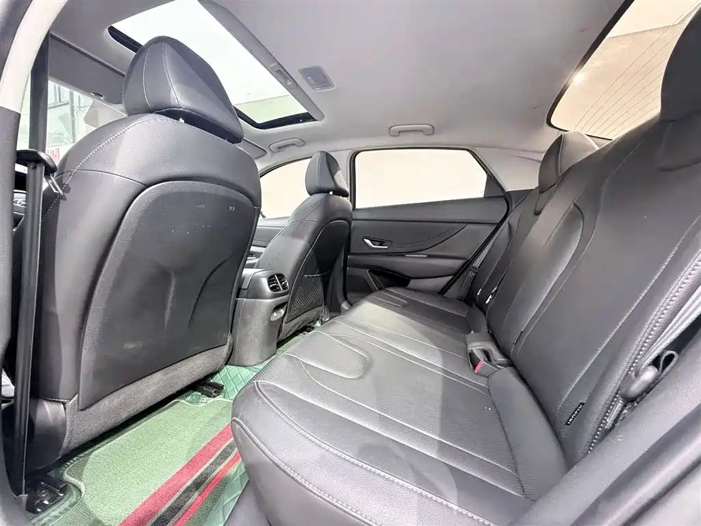 Hyundai Elantra 2022 1.5L CVT LUX Luxury