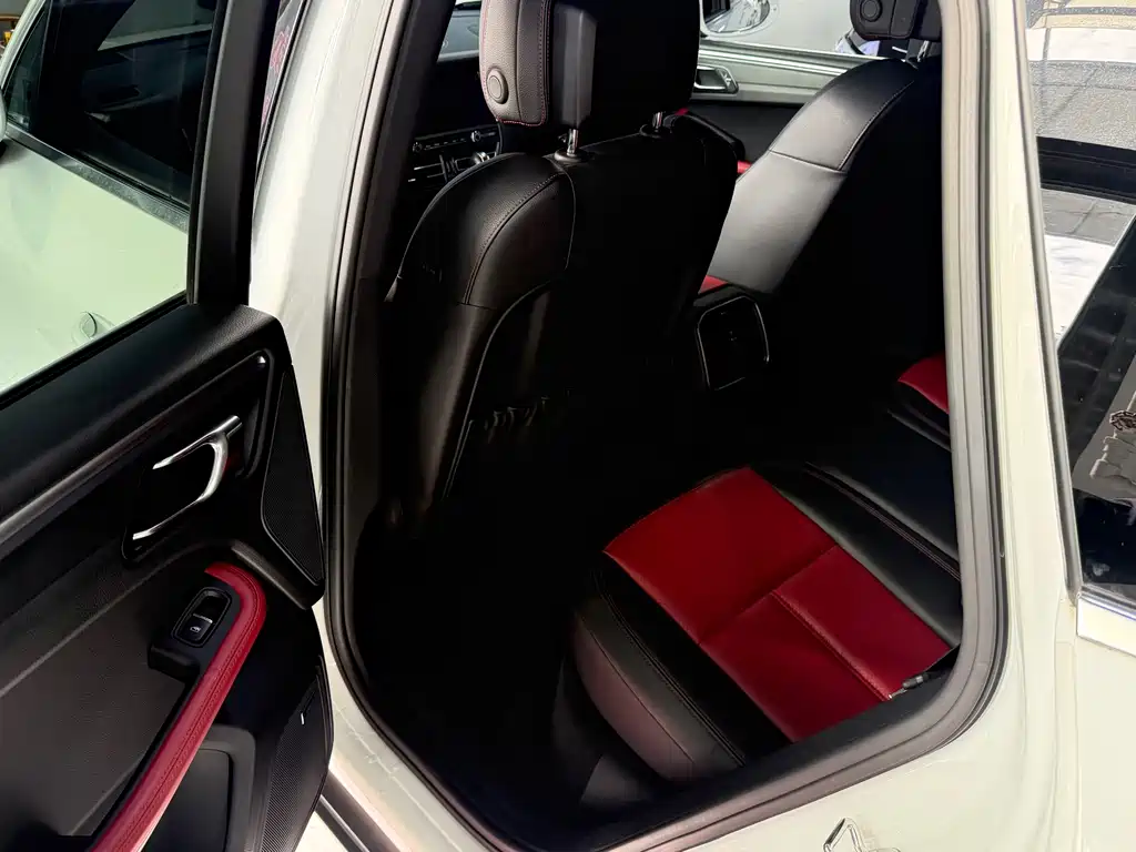 Porsche Macan — миниатюра 7
