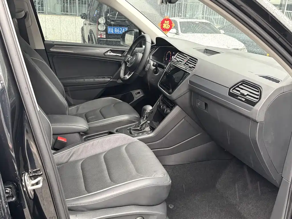 Volkswagen Tiguan L L 2021 330TSI AT R-Line Flagship