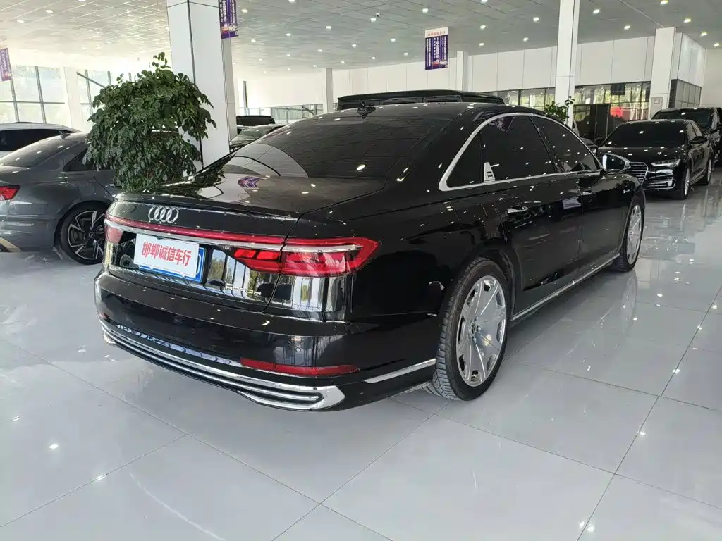 Audi A8 — миниатюра 4