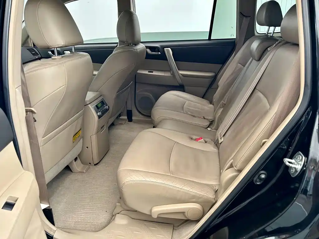 Toyota Highlander — миниатюра 7