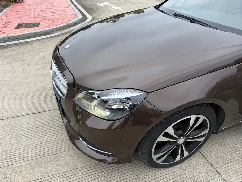 Mercedes-Benz E-Class — миниатюра 10