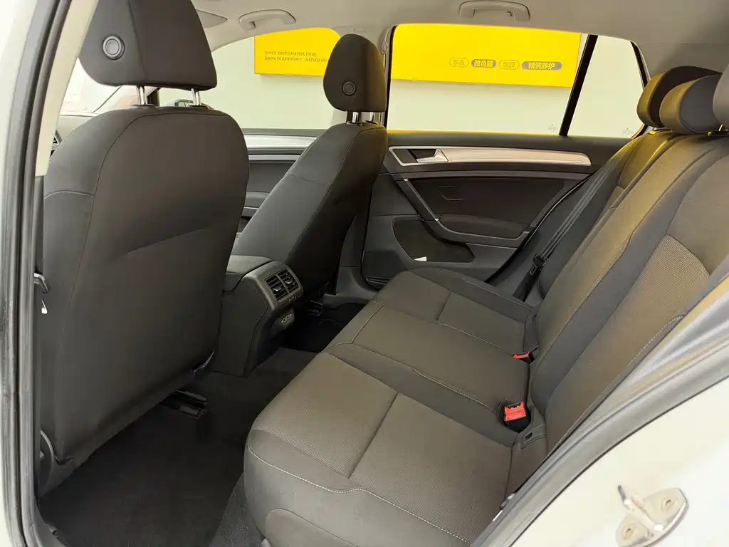 Volkswagen Golf — миниатюра 10