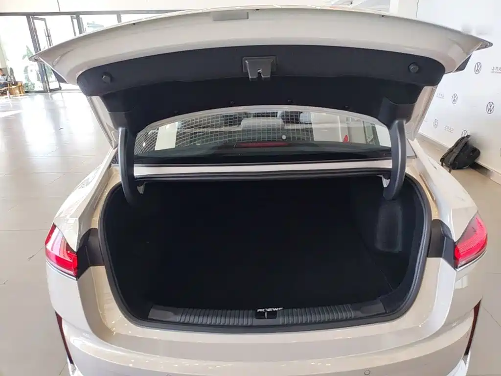 Roewe M7 DMH — миниатюра 19