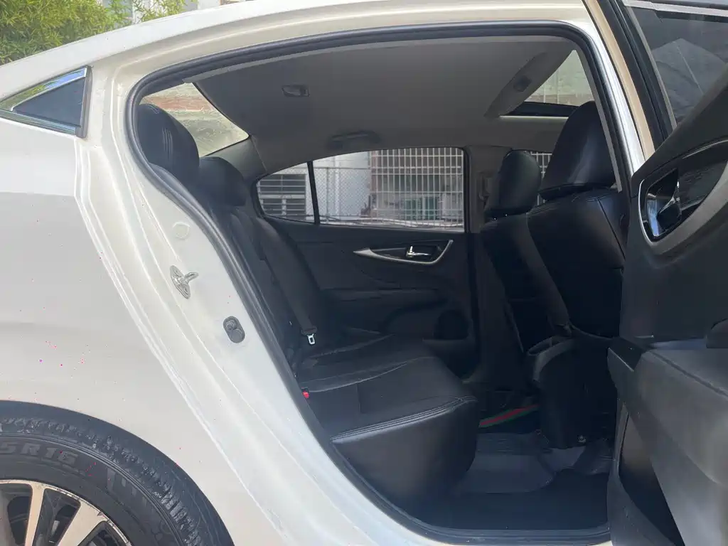 Honda Crider 2015 1.8L AT Luxury