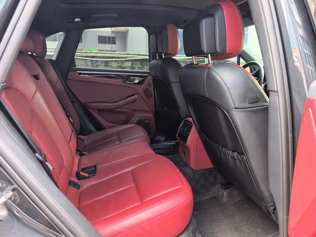Porsche Macan — миниатюра 11