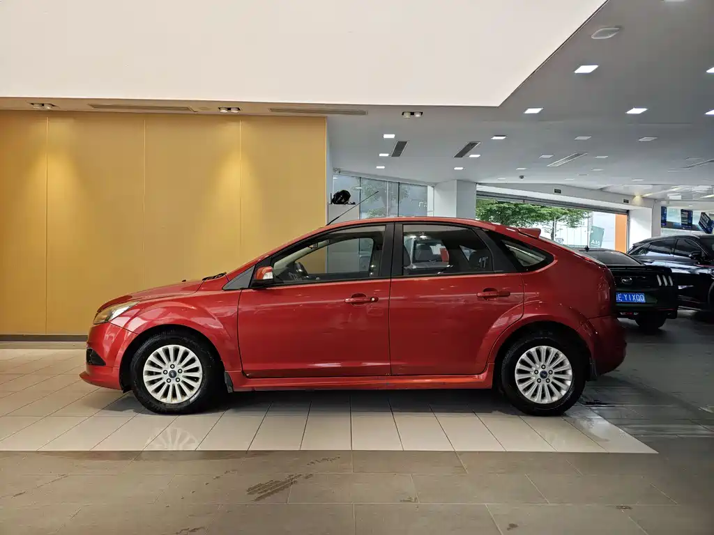 Ford Focus 2013 1.8L AT Fashion