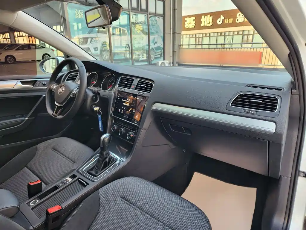 Volkswagen Golf — миниатюра 8