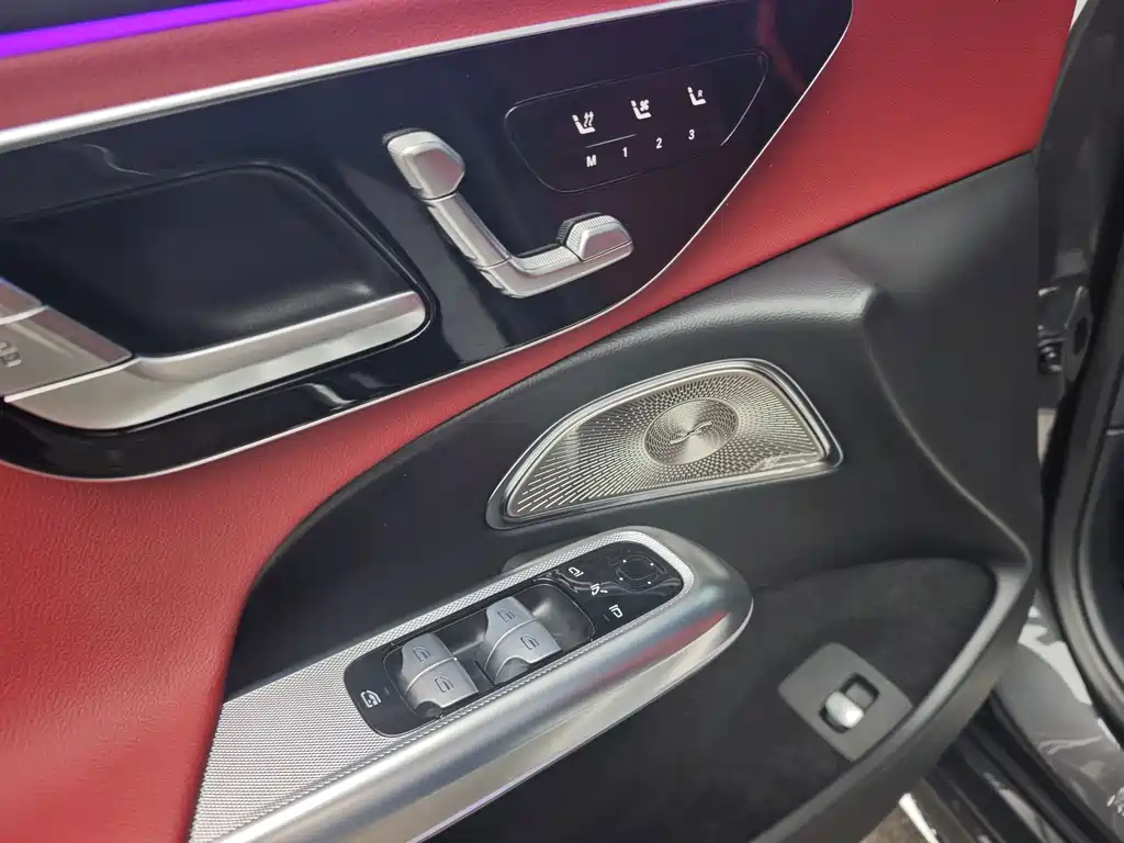 Mercedes-Benz E-Class — миниатюра 12