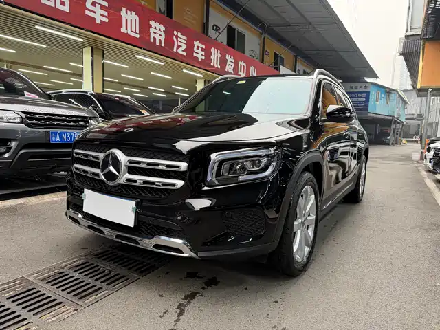 MERCEDES BENZ GLB