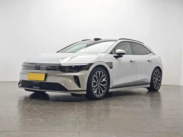 2025 Zeekr 007
