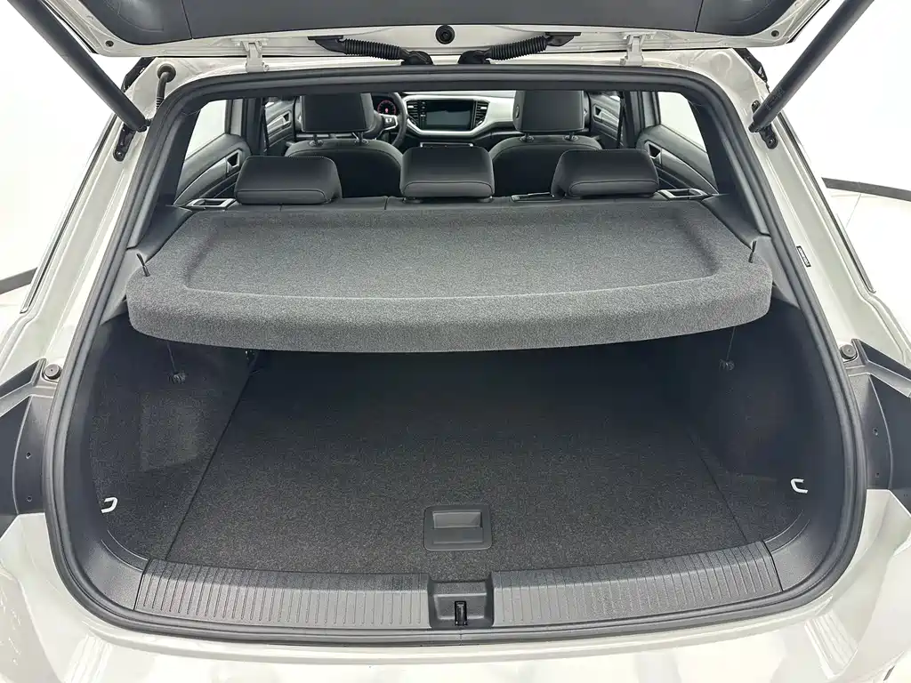 Volkswagen T-Roc — миниатюра 17