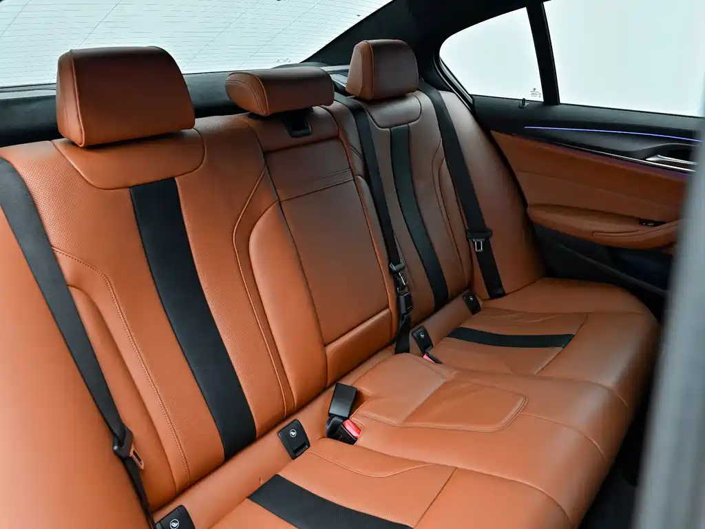 BMW M5 — миниатюра 16