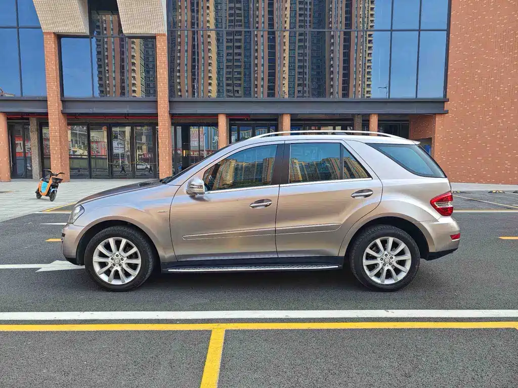 Mercedes-Benz M 2010 ML 350 4MATIC Luxury