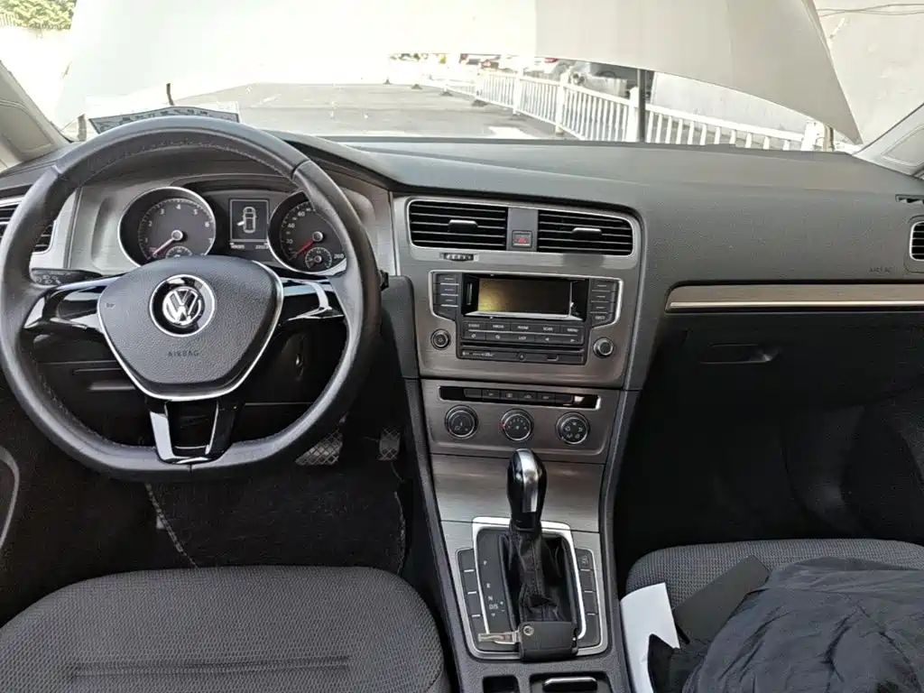 Volkswagen Golf — миниатюра 10