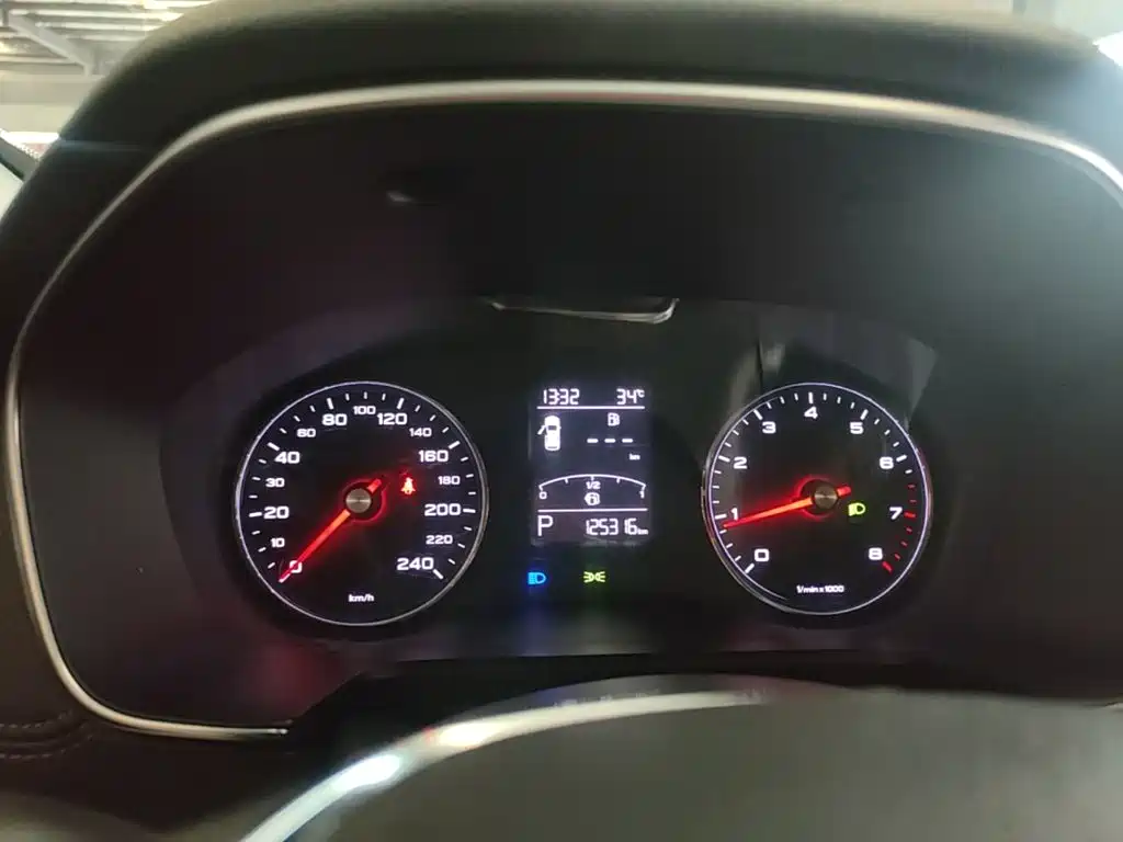 Roewe RX5 — миниатюра 12