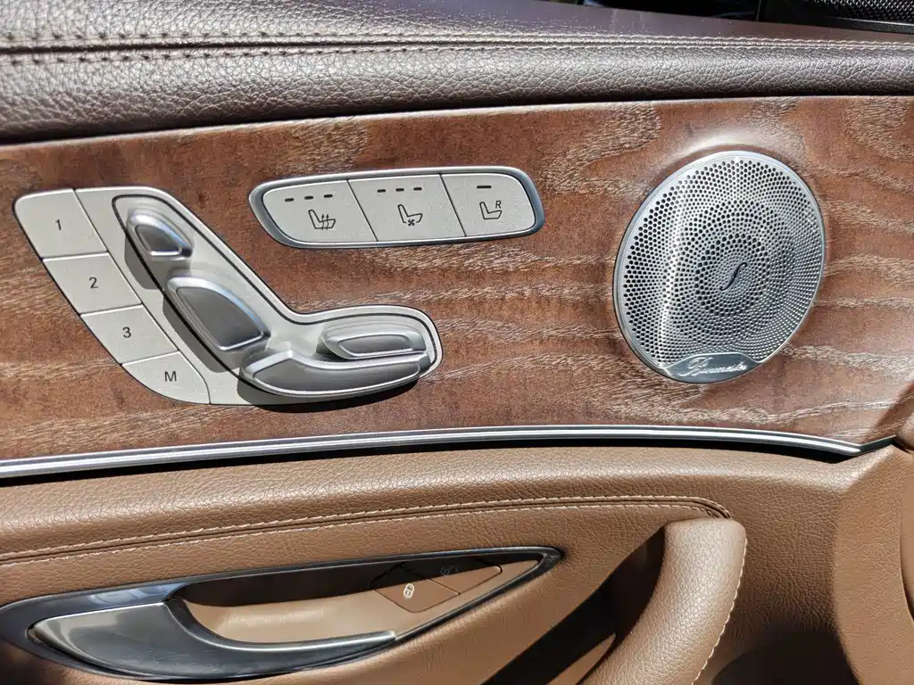 Mercedes-Benz E-Class — миниатюра 11