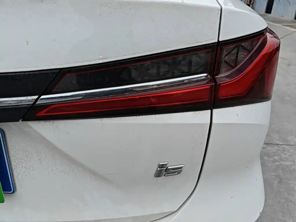 Roewe i5 — миниатюра 8
