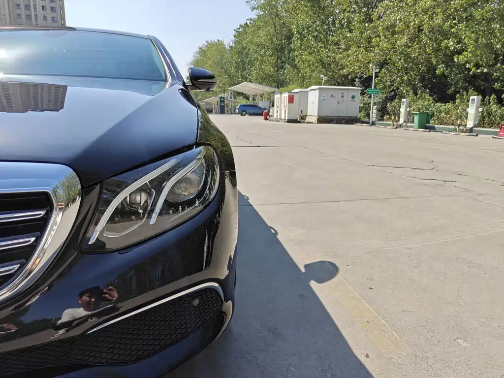Mercedes-Benz E-Class — миниатюра 8