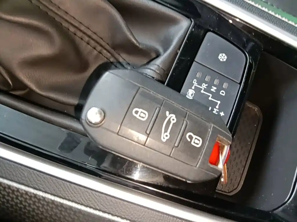 Peugeot 408 — миниатюра 9