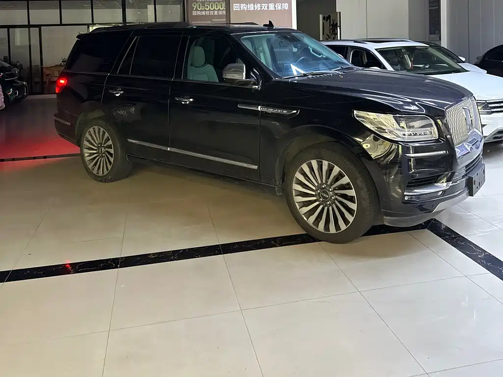 Lincoln Navigator — миниатюра 11