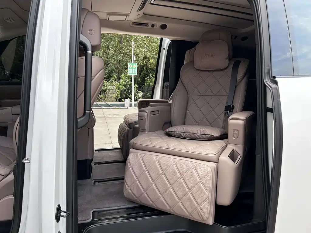Li Auto Li MEGA — миниатюра 15