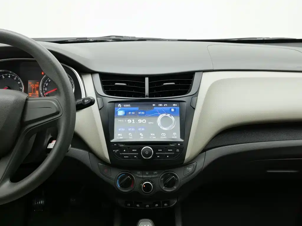 Chevrolet Sail — миниатюра 12