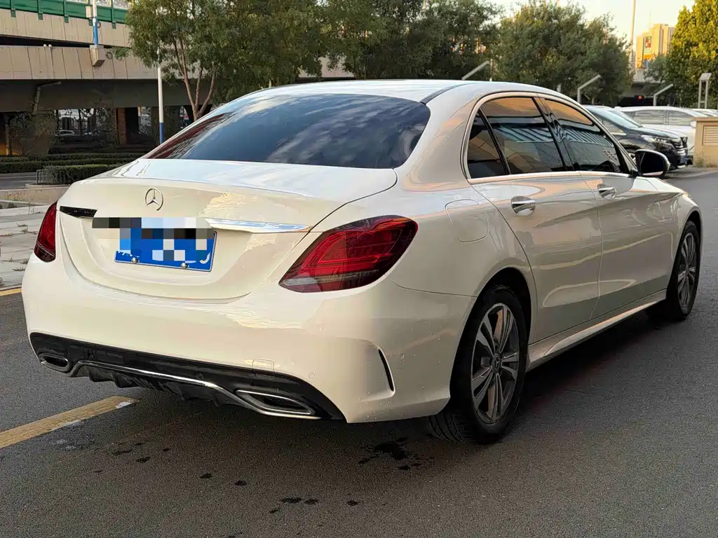 Mercedes-Benz C-Class — миниатюра 4