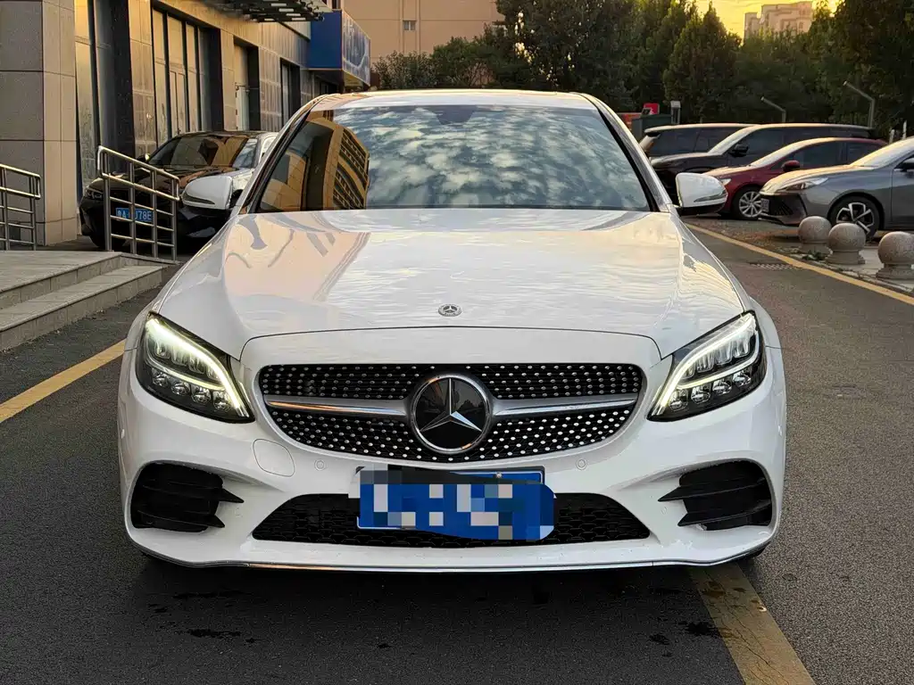 Mercedes-Benz C-Class — миниатюра 2