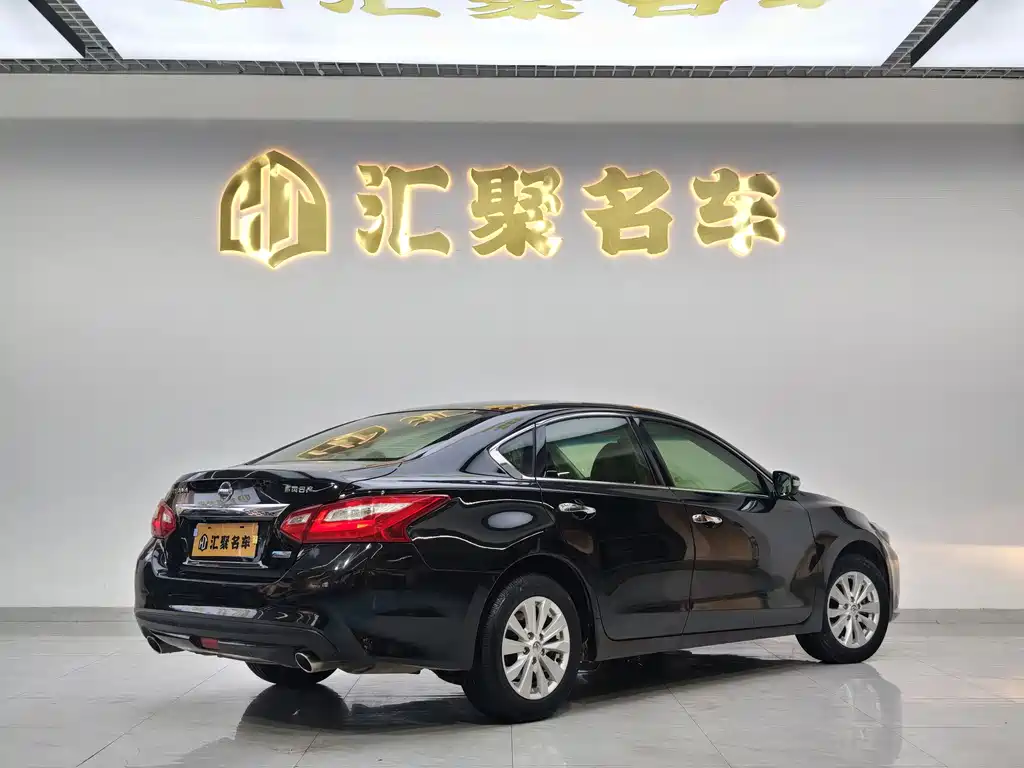 NISSAN TEANA