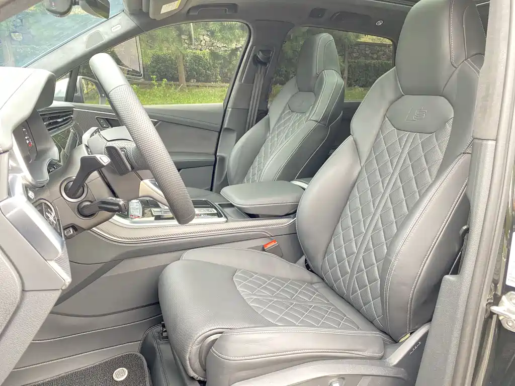 Audi SQ7 4.0 TFSI, фото 15