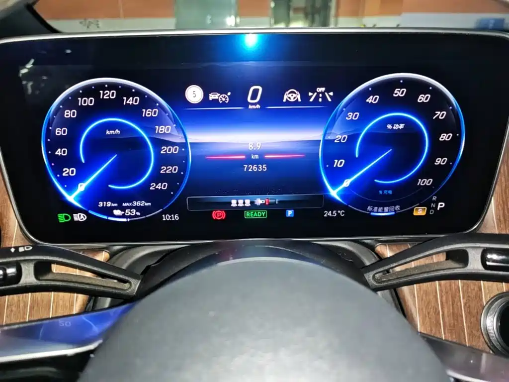 Mercedes-Benz EQE SUV — миниатюра 16